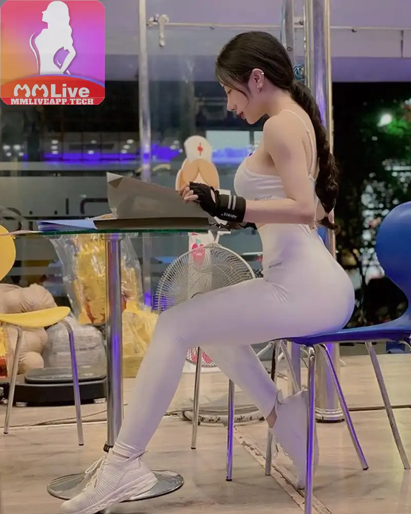 Ảnh hot girl tập gym phạm hồng nhung cực xinh đẹp