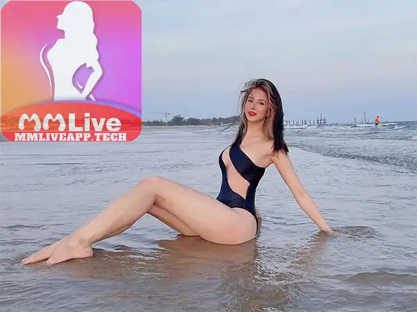 Ảnh người mẫu tắm biển mặc bikini xinh xắn