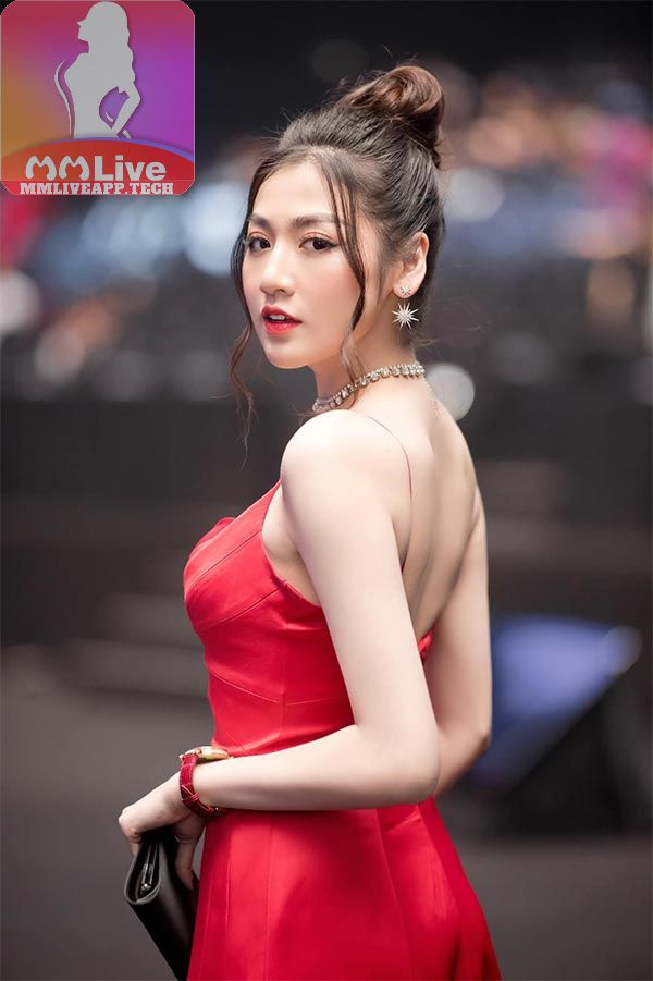 Ảnh hot girl dương tú anh xinh đẹp