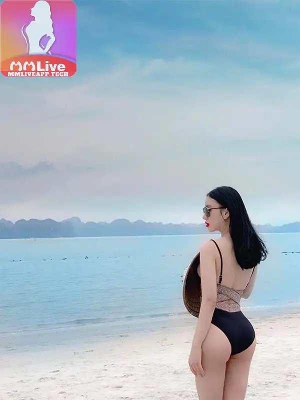 Ảnh hot girl nguyễn thanh tú khoe body