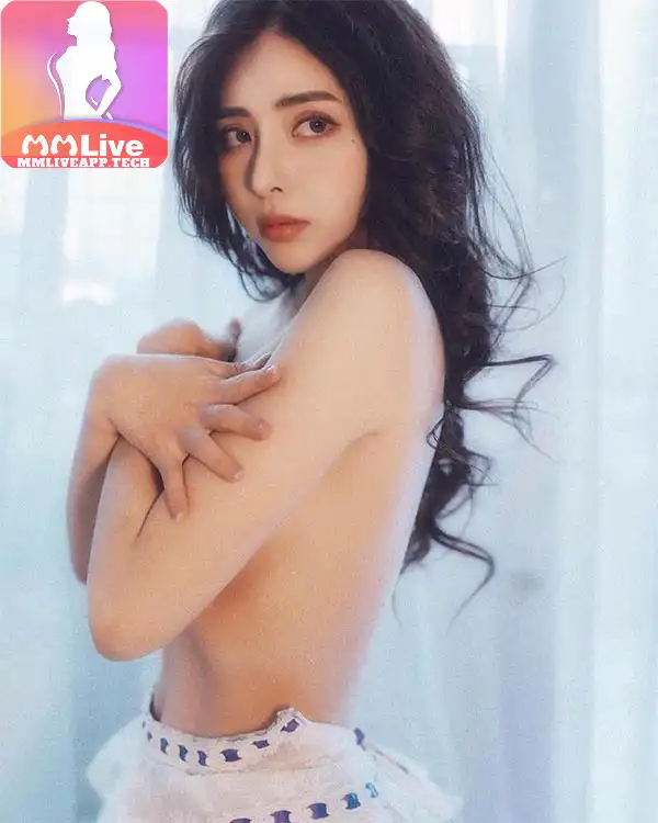 Ảnh hot girl trần bích hạnh khoe body