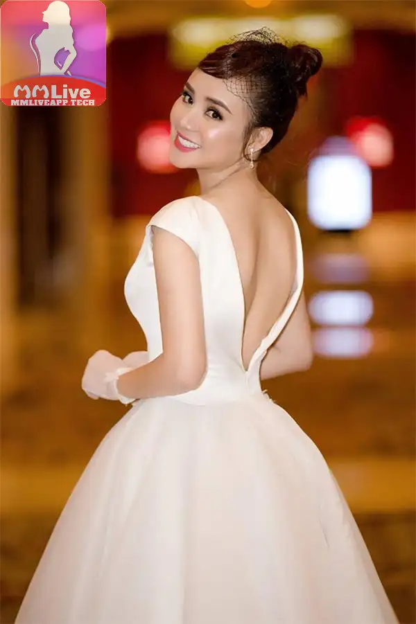 Ảnh hot girl ca sĩ vy oanh nóng bỏng